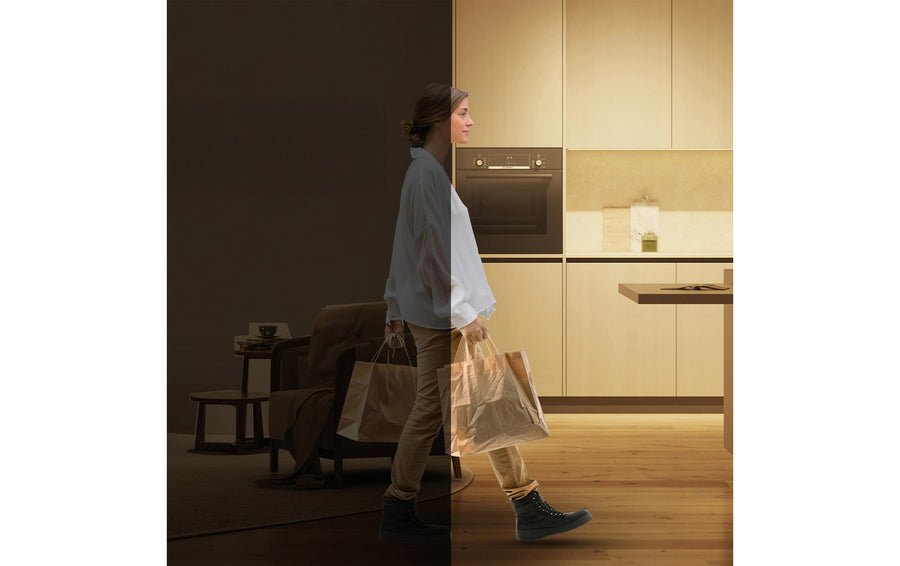 Philips Smart Lighting LED Lichterkette 20 m, Farbwechsel, Innen- und Aussenbereich